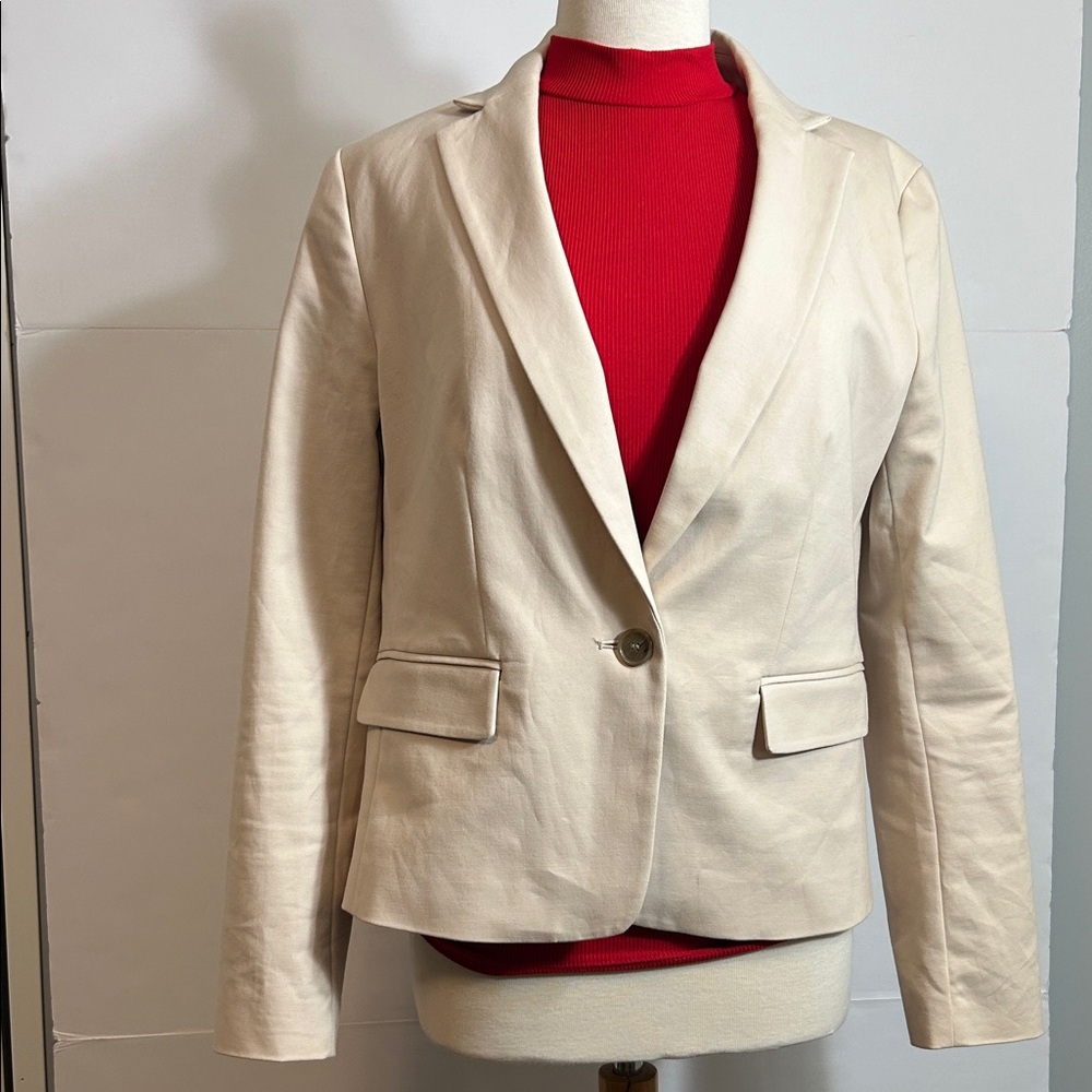 Ann Taylor Cream Blazer for Women Business Casual Blazer‎ Size 6